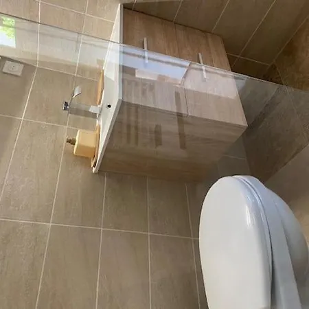 Dans Les Pins * Alès