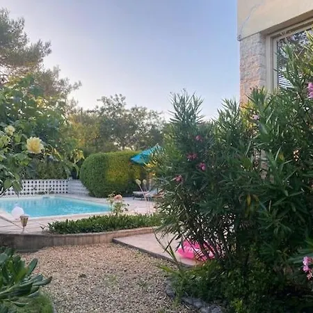 Dans Les Pins Apartamento Alès