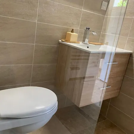 Dans Les Pins * Alès