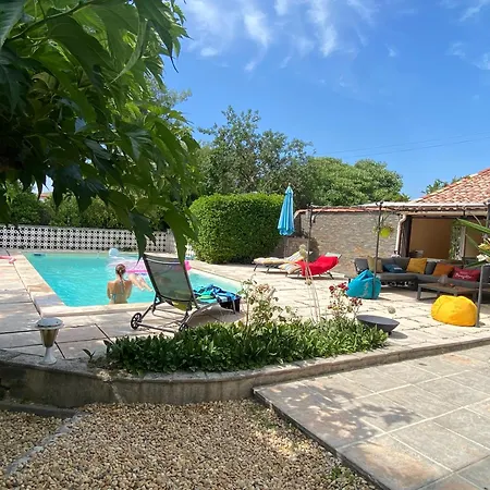 Dans Les Pins * Alès