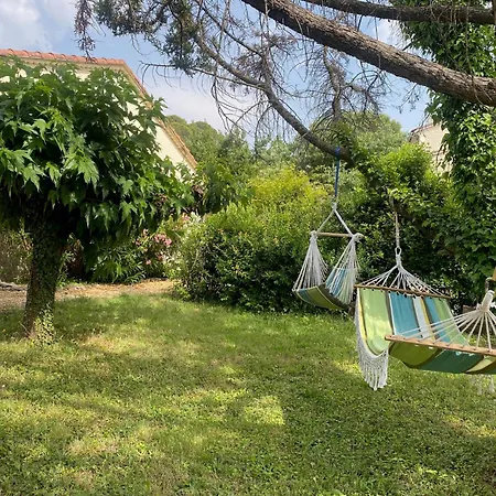Dans Les Pins 아파트 *